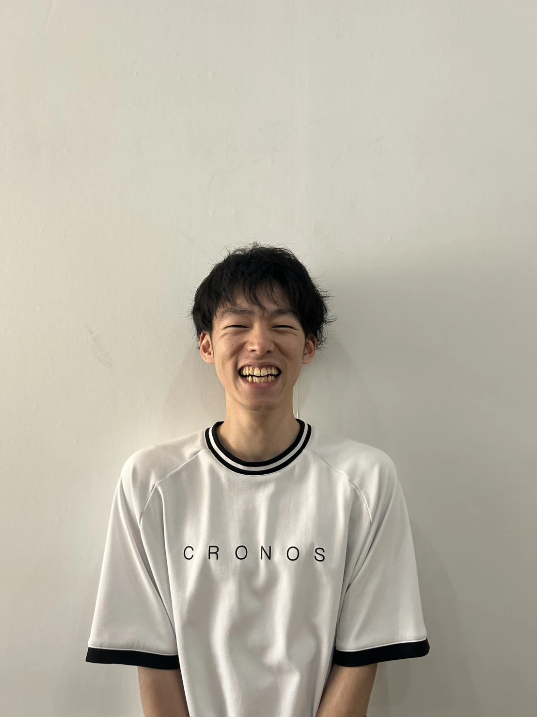 南行徳エリアの完全個室パーソナルジム REVOISTを担当するトレーナー、新田脩斗のプロフィール画像。