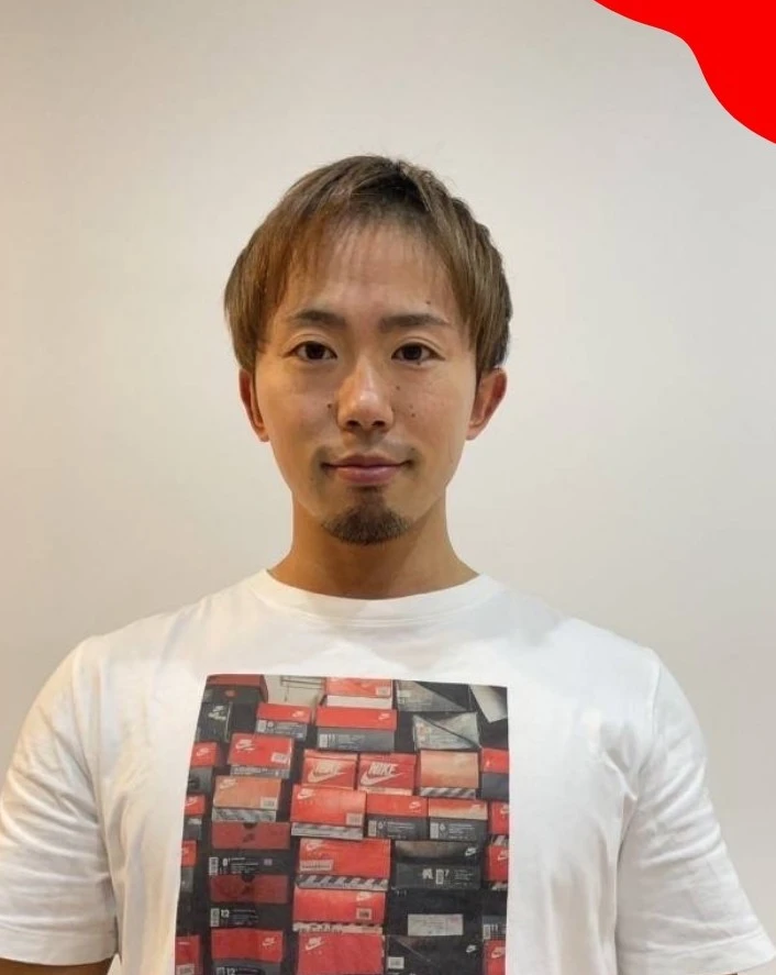 南行徳エリアの完全個室パーソナルジム REVOISTを担当するトレーナー、小川雄翔のプロフィール画像。