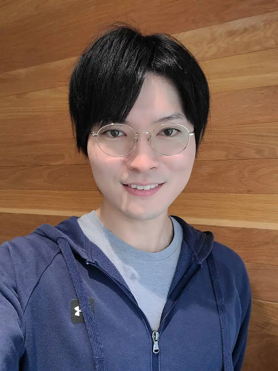 妙典エリアの完全個室パーソナルジム REVOISTを担当するトレーナー、平元翔太のプロフィール画像。