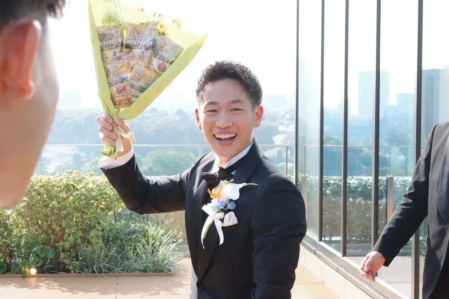 浦安エリアの完全個室パーソナルジム REVOISTを担当するトレーナー、伊部敬信のプロフィール画像。