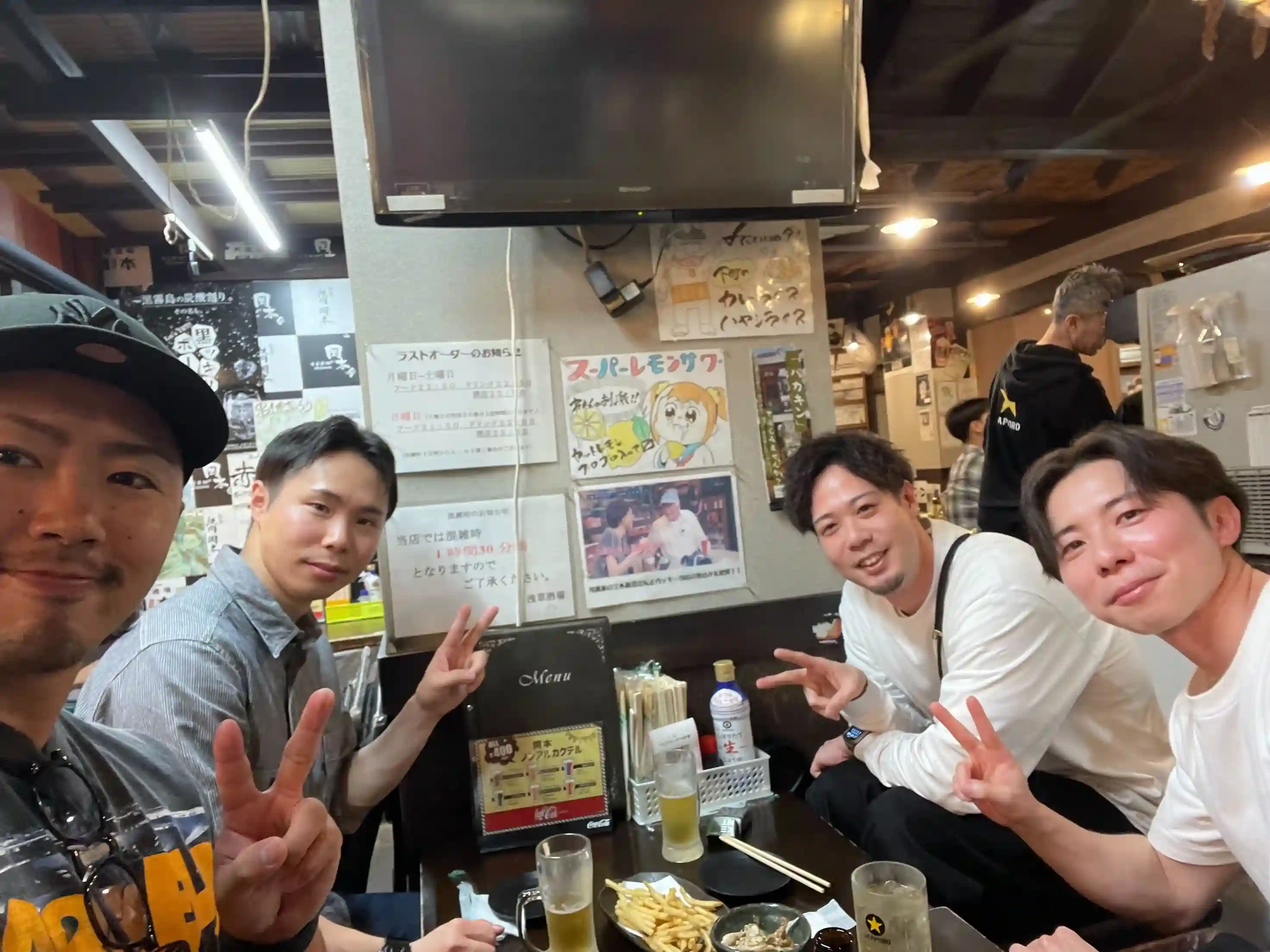 休日や業務外でも仲が良いREVOISTメンバーの飲み会